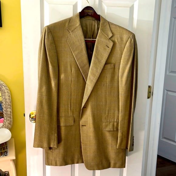 NWOT! Hickey-Freeman beige and navy checkered men’s sport jacket. Size 42XLong